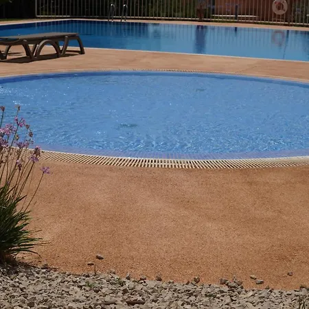 Petra Vilamoura- Modern Retreat Near Beach, Golf & Marina בית נופש קווארטיירה